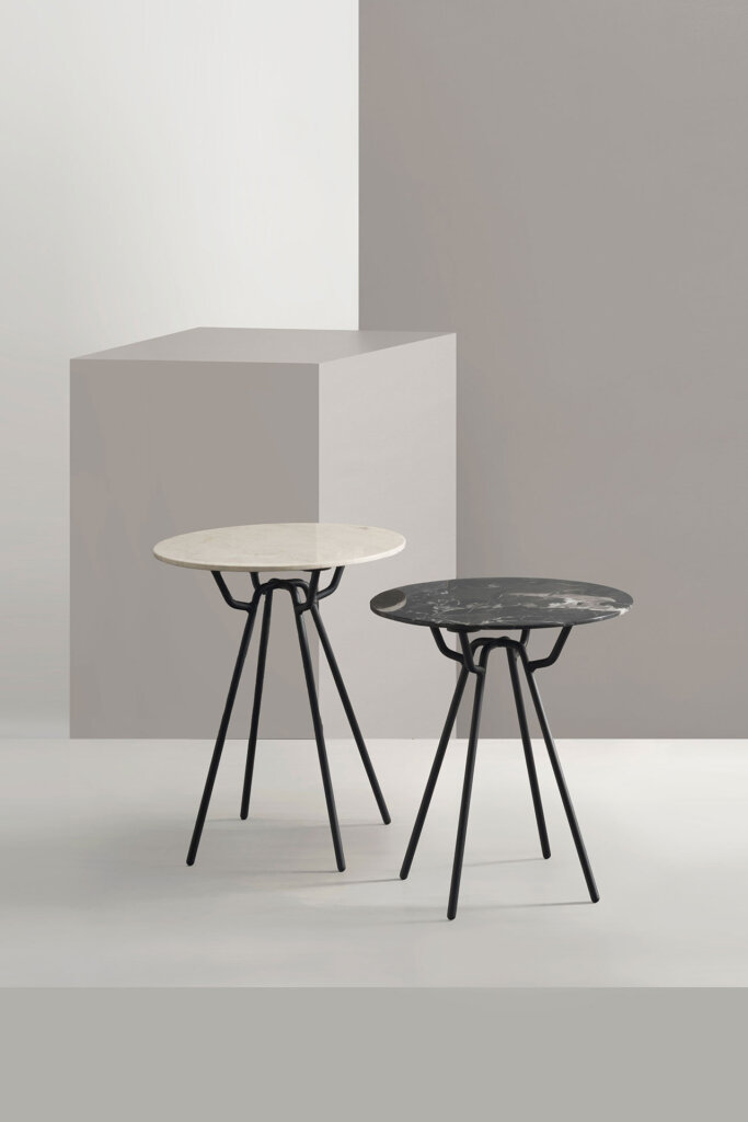 Mesa Lateral Vírgula Mármore